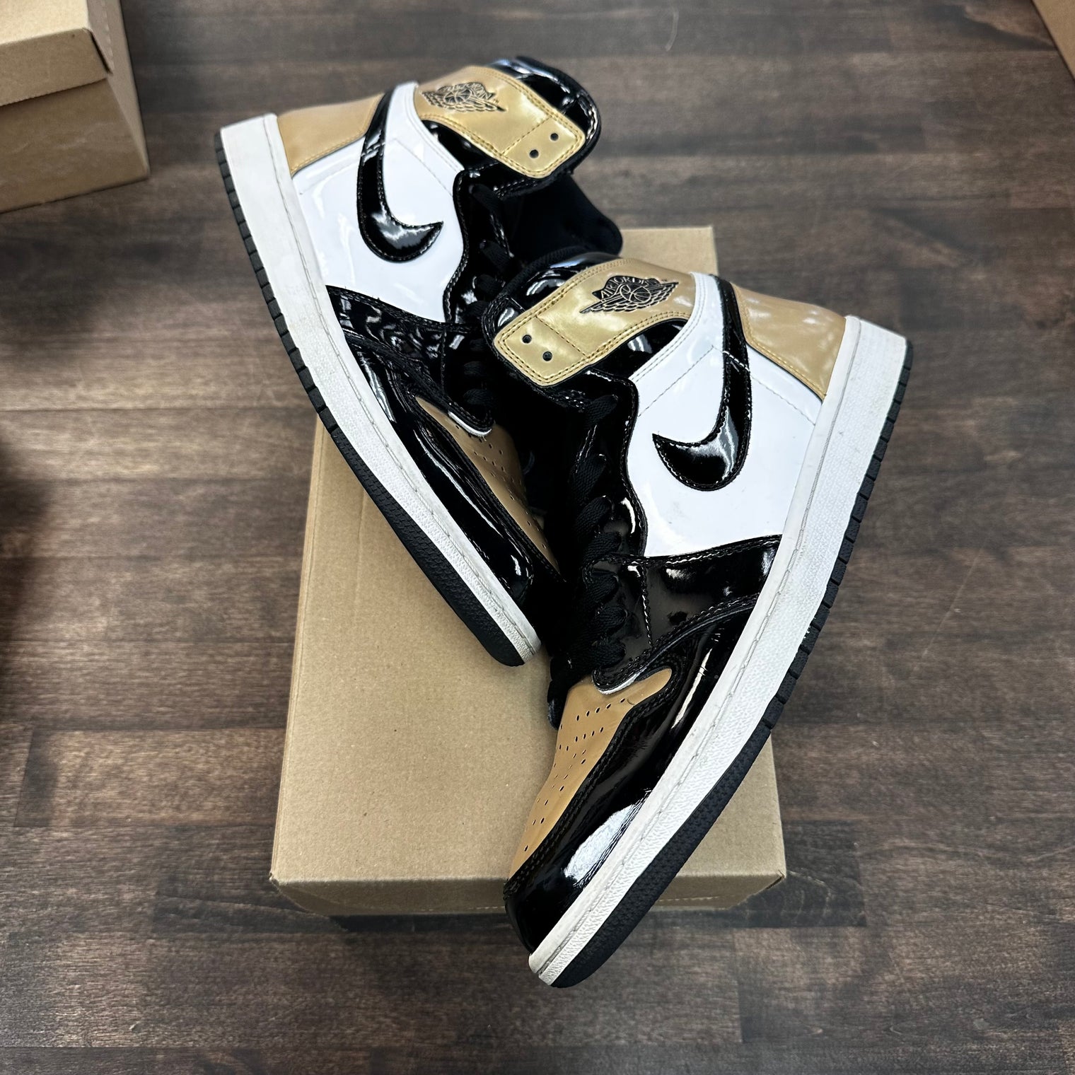 Patent Gold Jordan 1 High (USED,No Box)