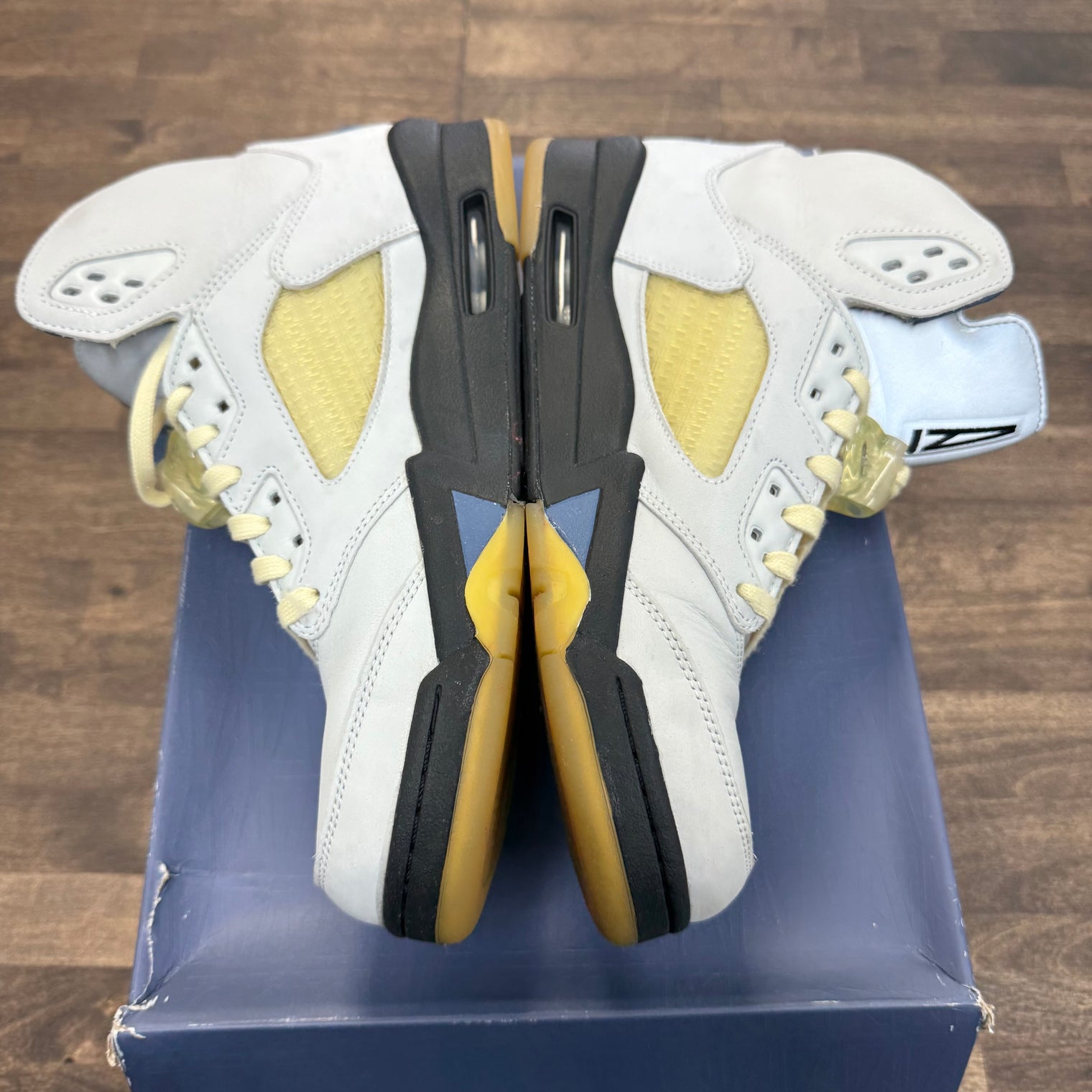 A Ma Maniere Dawn Jordan 5 (W) (USED)