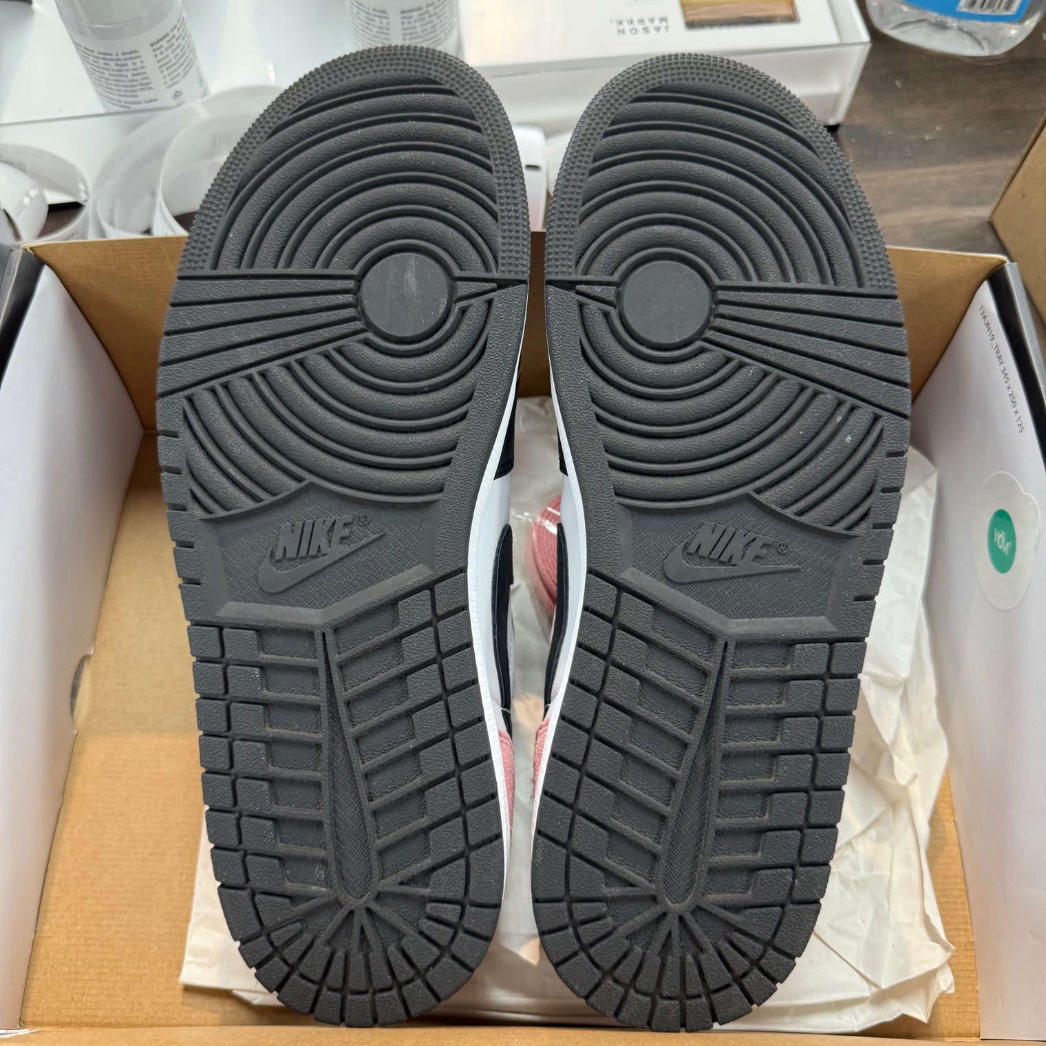 Bleached Coral Jordan 1 OG (USED)