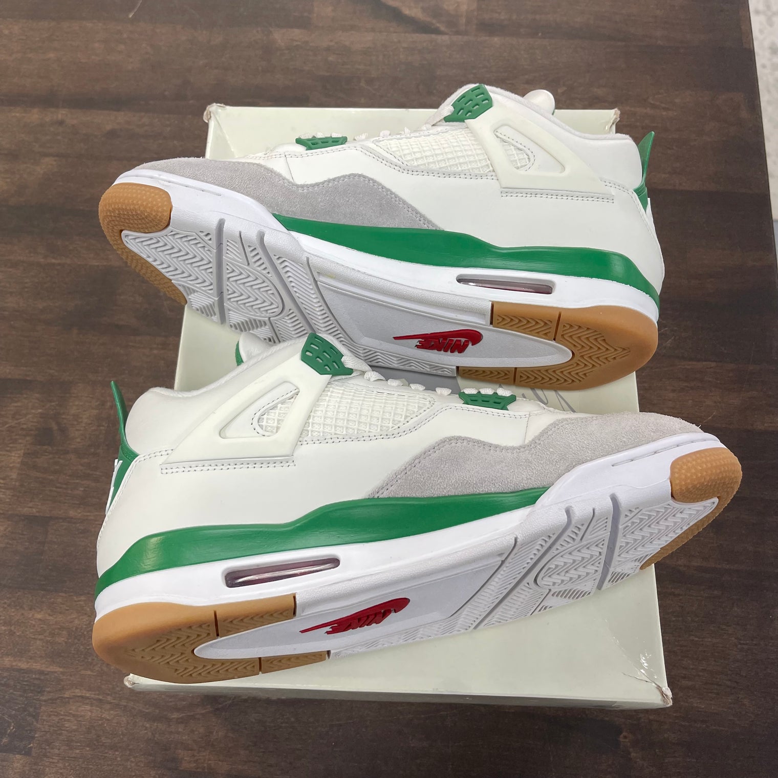Pine Green Jordan 4 SB OG (USED)
