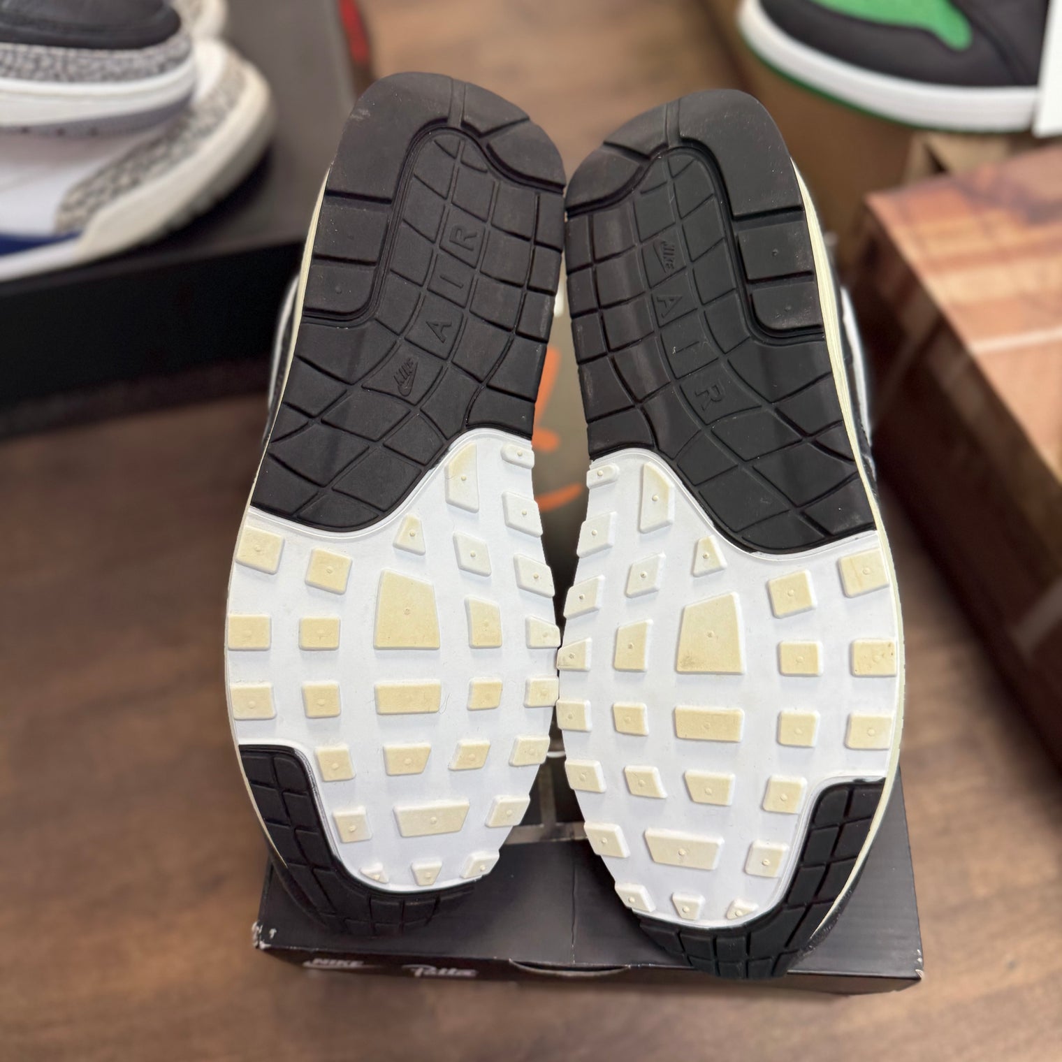 Patta Black Air Max 1 (USED)