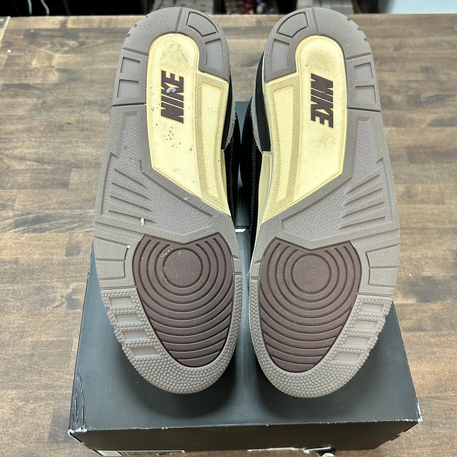 A Ma Maniere Sleeping Jordan 3 (W) (USED)