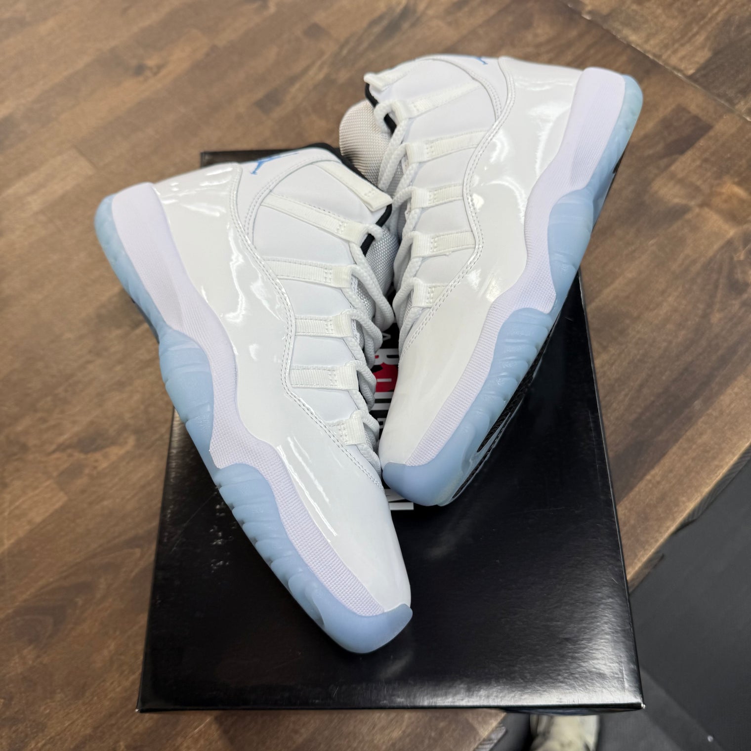 Legend Blue Jordan 11 (USED)