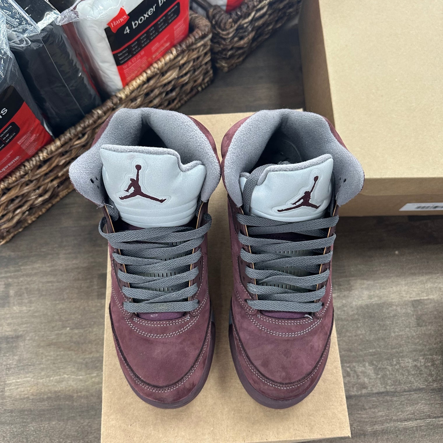 Jordan 5 Retro Burgundy (2023) (Grade school) (US 7Y) (USED, No Box)