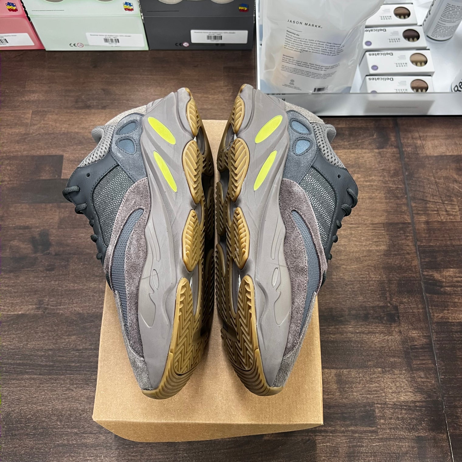 Mauve Yeezy 700 V1 (USED,NO BOX)