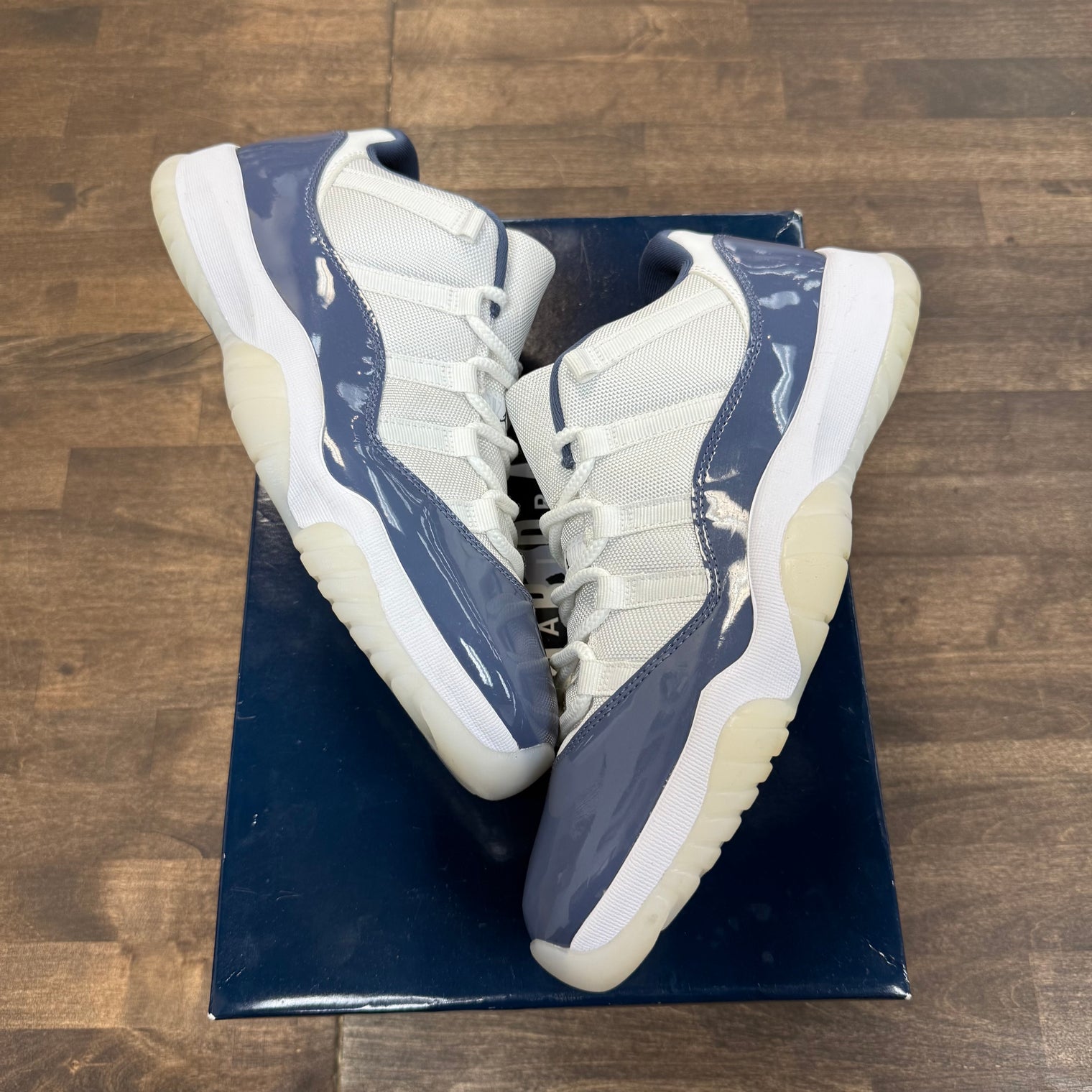 Diffused Blue Jordan 11 Low (USED)