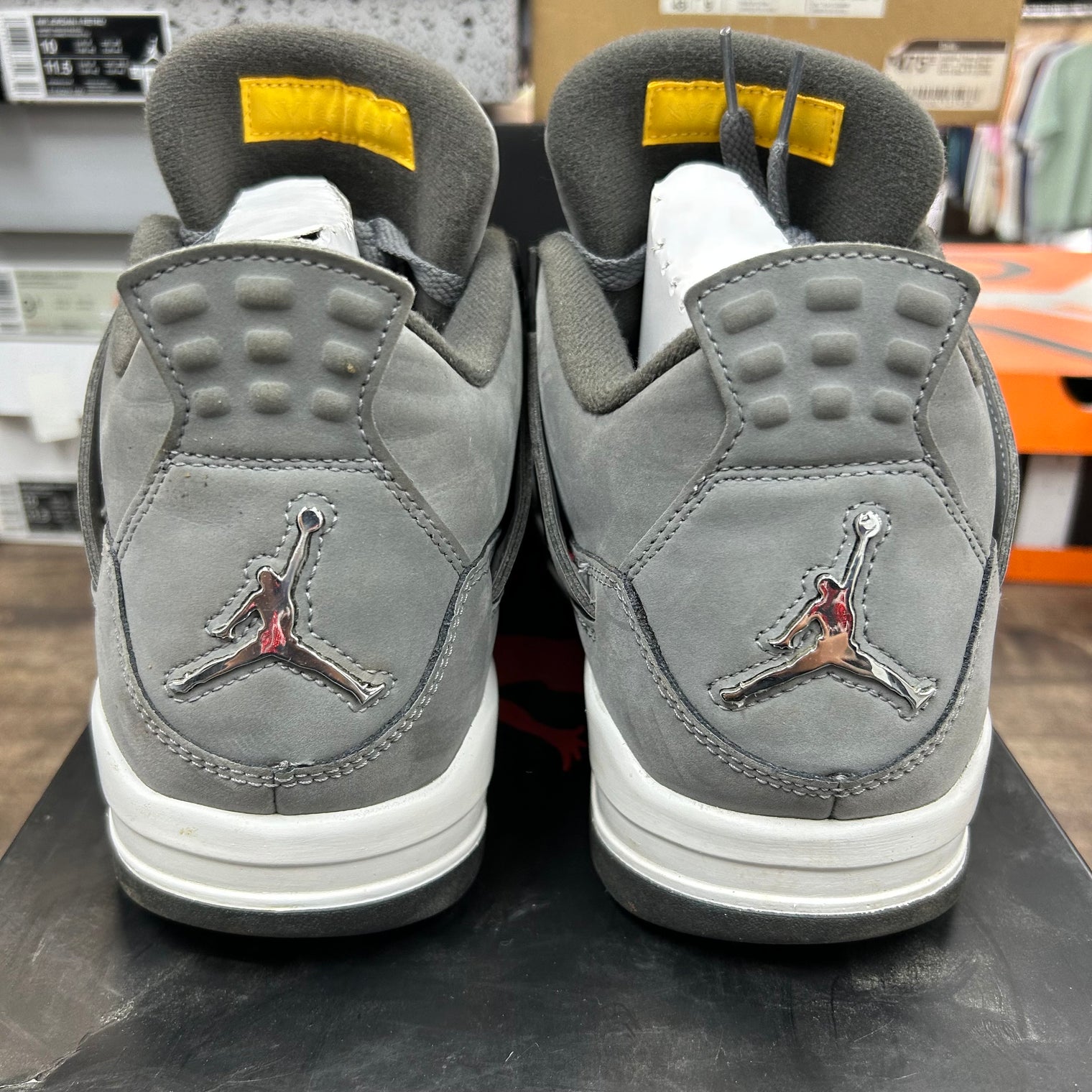 Cool Grey Jordan 4 Retro (USED)