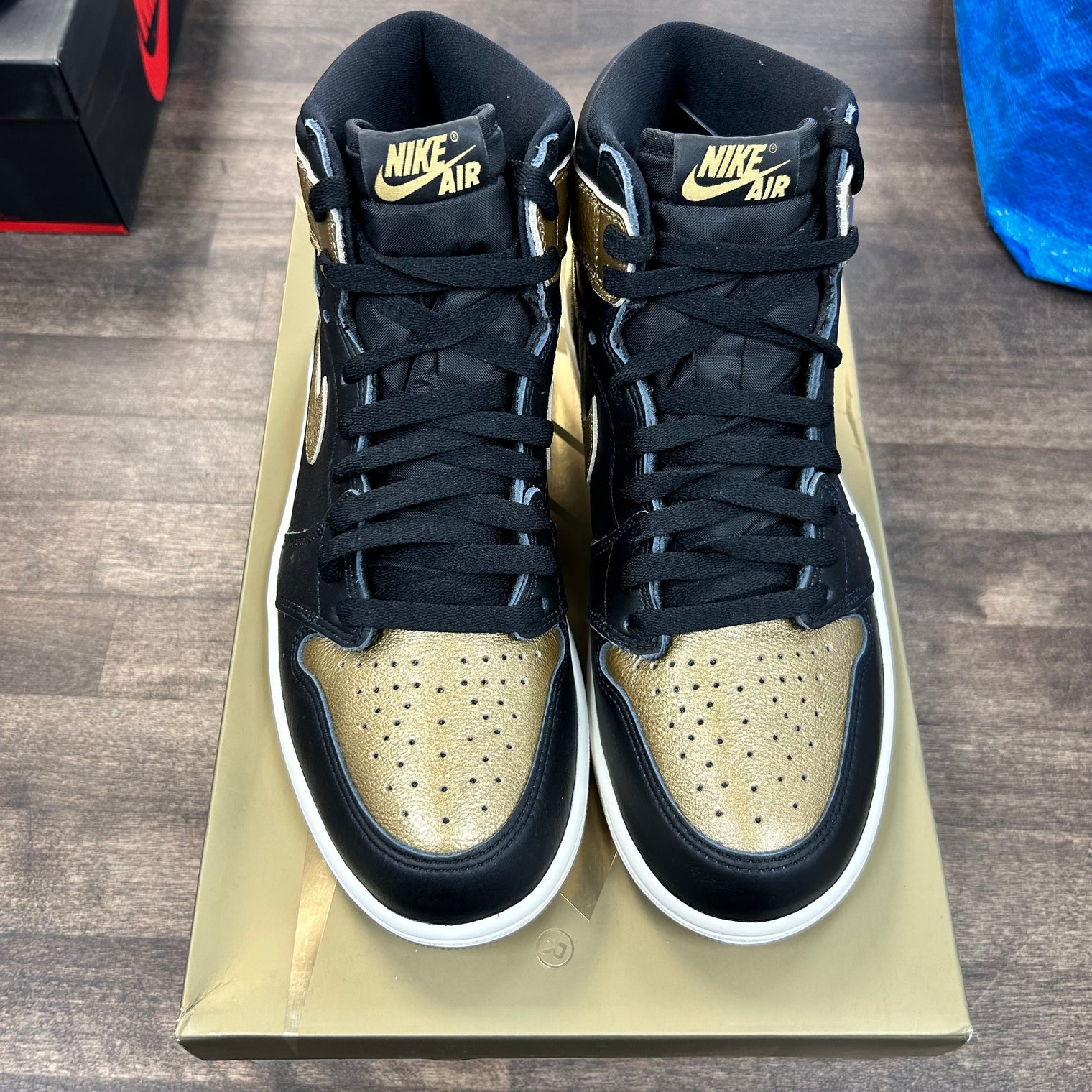 Metallic Gold Jordan 1 High (USED)