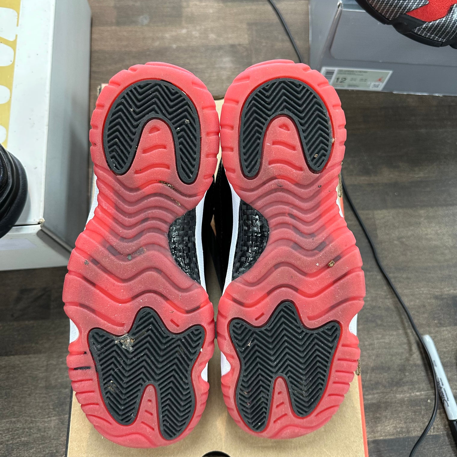 Bred Jordan 11 Retro Low (GS) (USED)