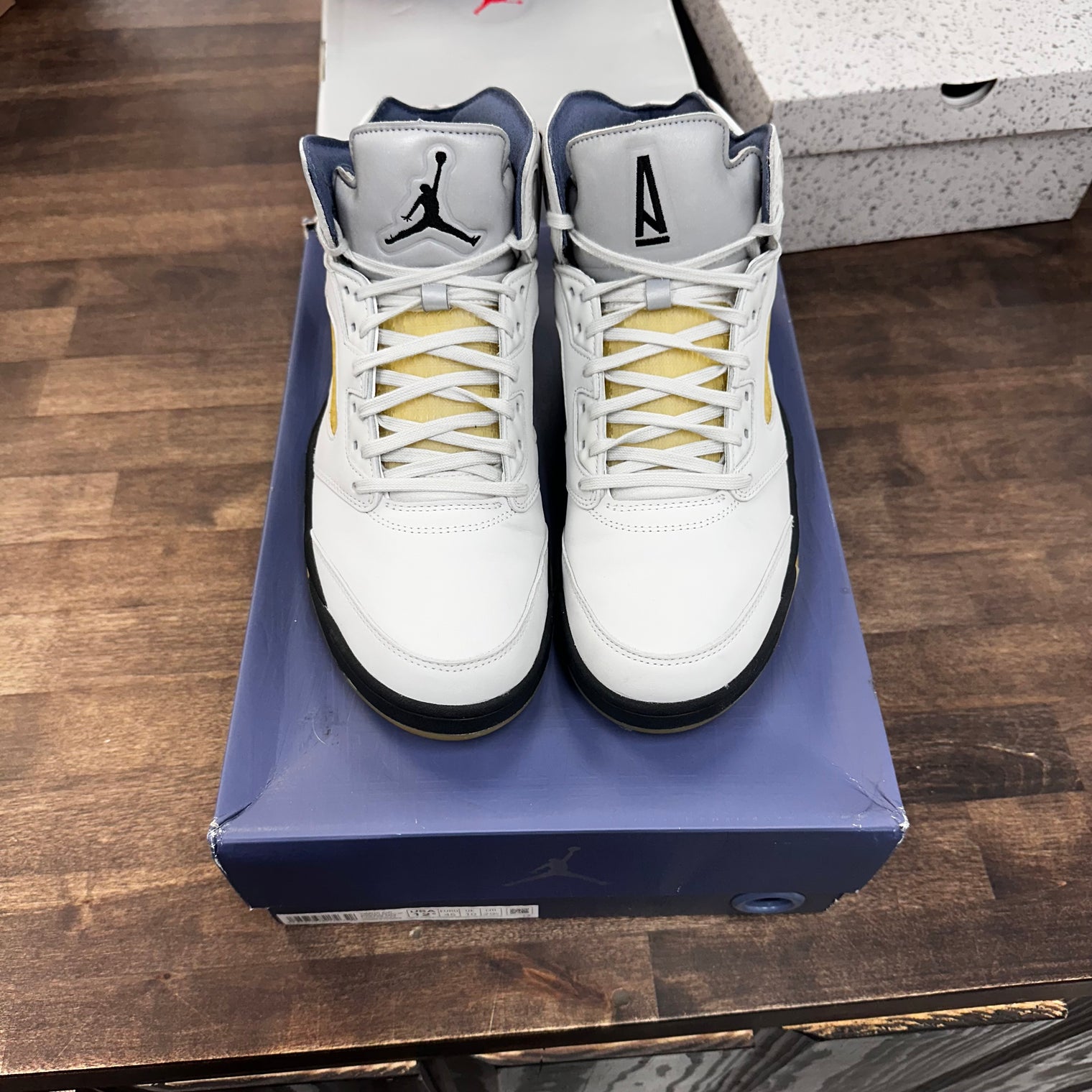 A Ma Maniere Dawn Jordan 5 (W) (USED)