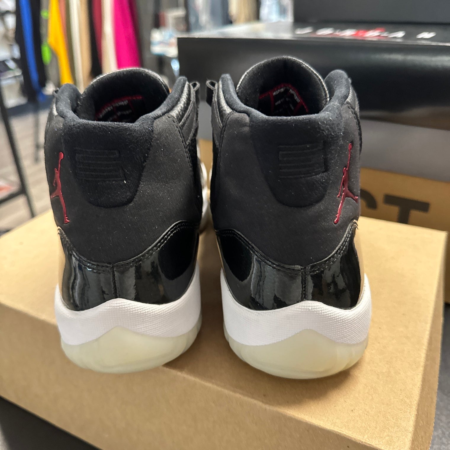 Jordan 11 Retro High 72-10 (USED, No box)
