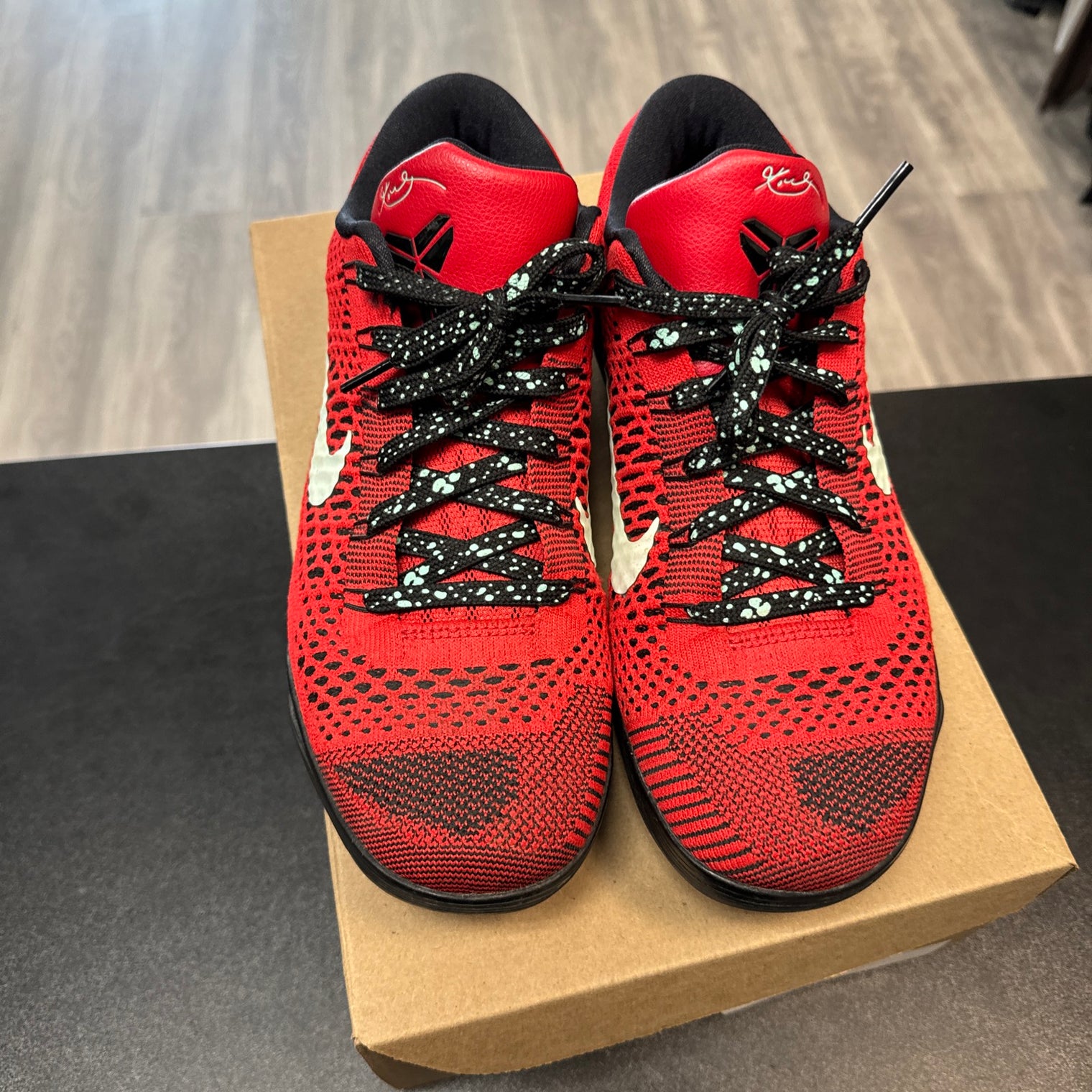 University Red Kobe 9 Elite Low (USED;NO BOX)