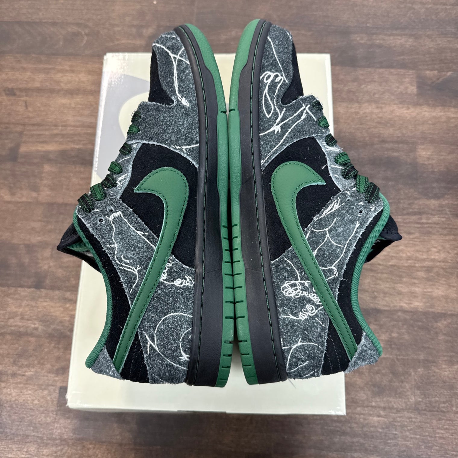There Skateboards SB Dunk Low (USED)