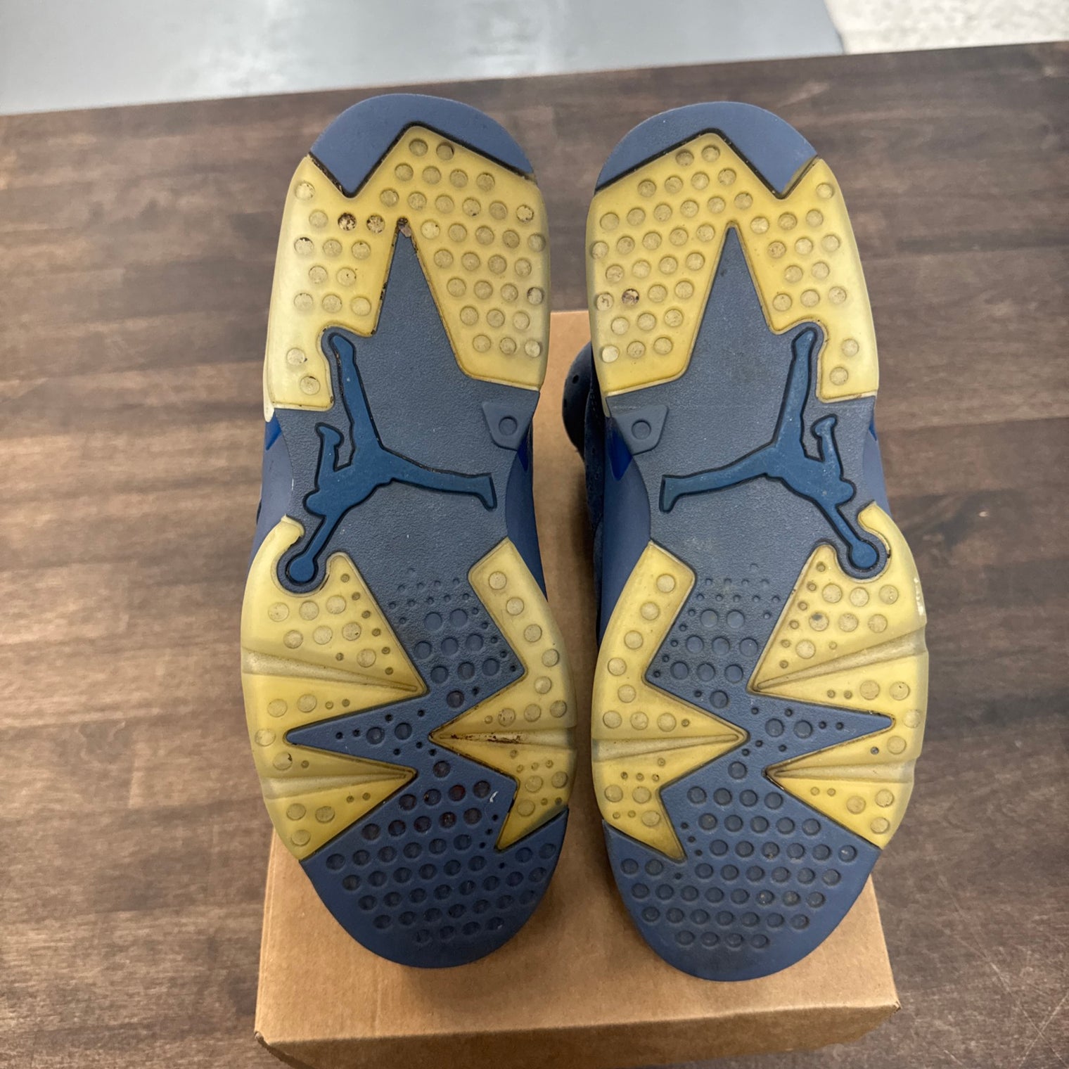 Diffused Blue Jordan 6 (USED,No Box)