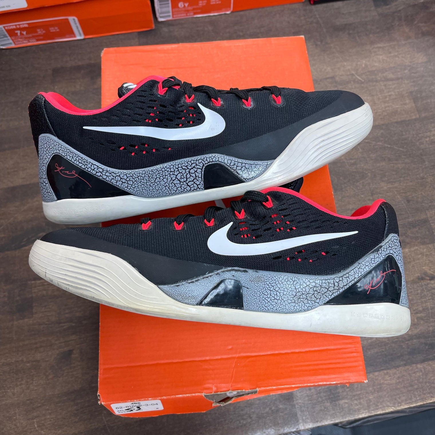 Laser Crimson Kobe 9 EM (GS) (USED)