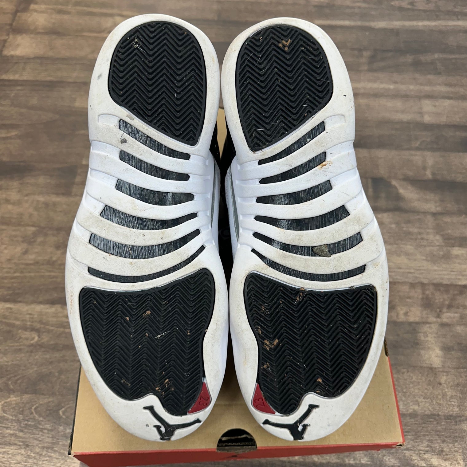 Playoff Jordan 12 Retro (USED)
