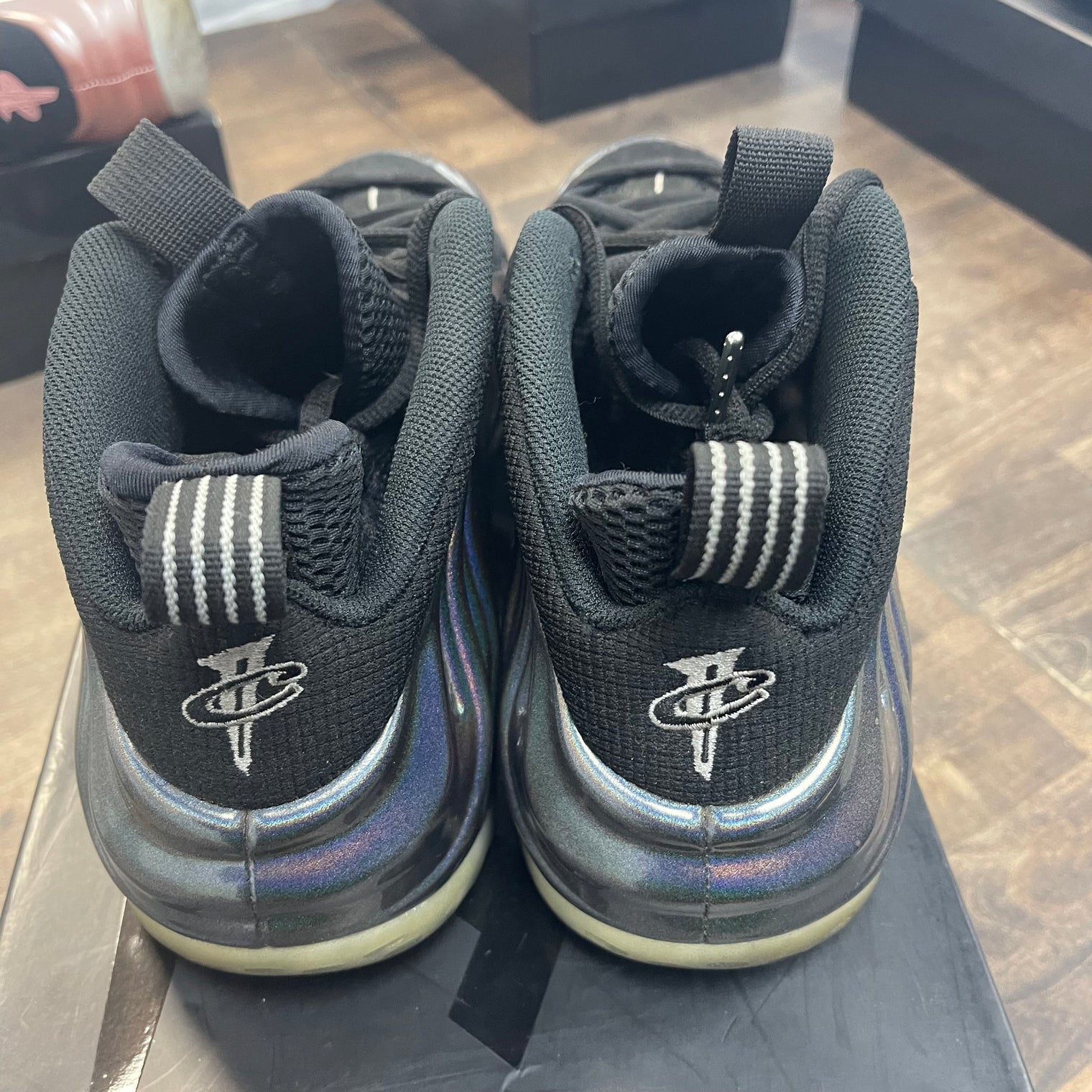 Hologram Nike Foamposite One (USED)