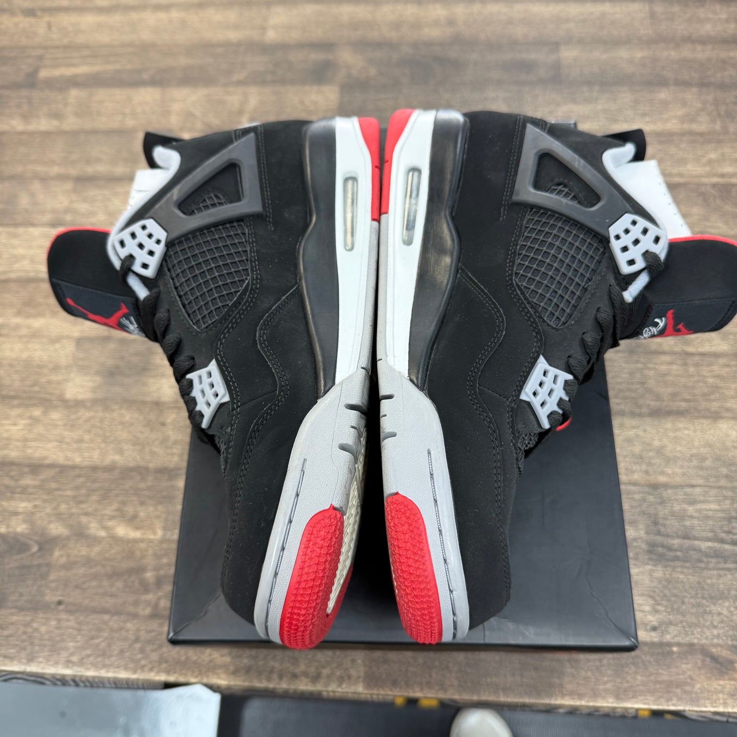 Bred Jordan 4 2019 (USED)