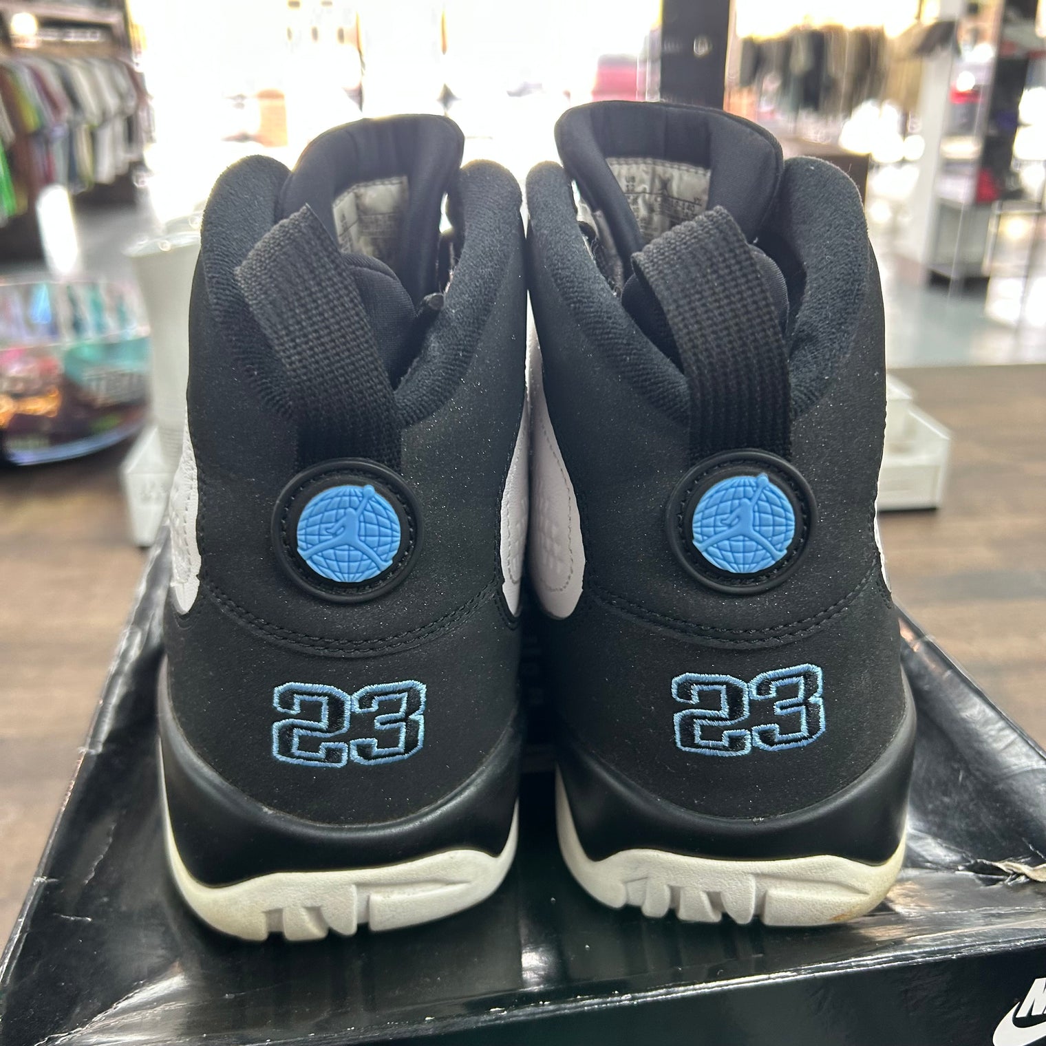 University Blue Jordan 9 Retro (USED)