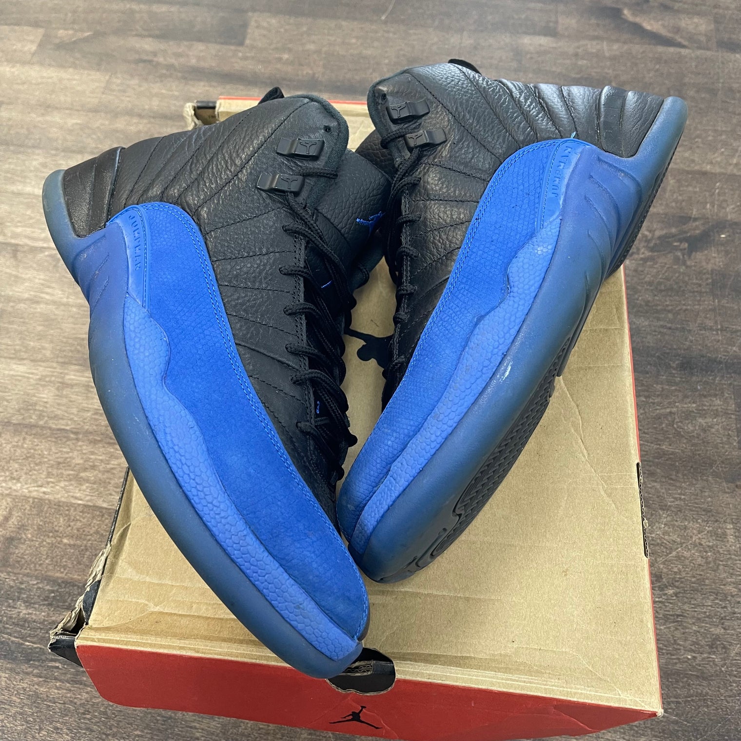 Hyper Royal Jordan 12 (USED)