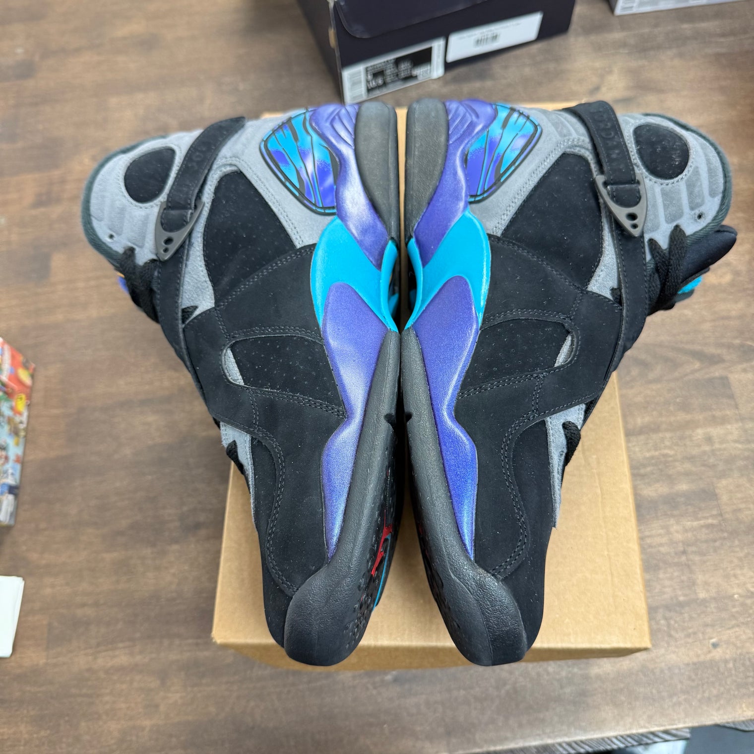 Aqua Jordan 8 Retro (Lightly Worn, No Box)