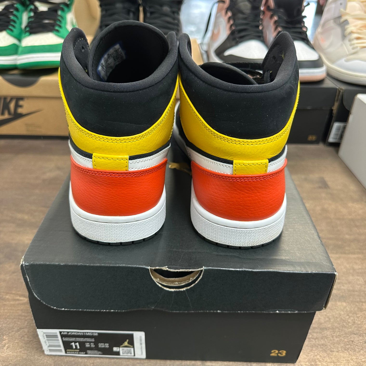 Black Amarillo Orange Jordan 1 Mid (USED)