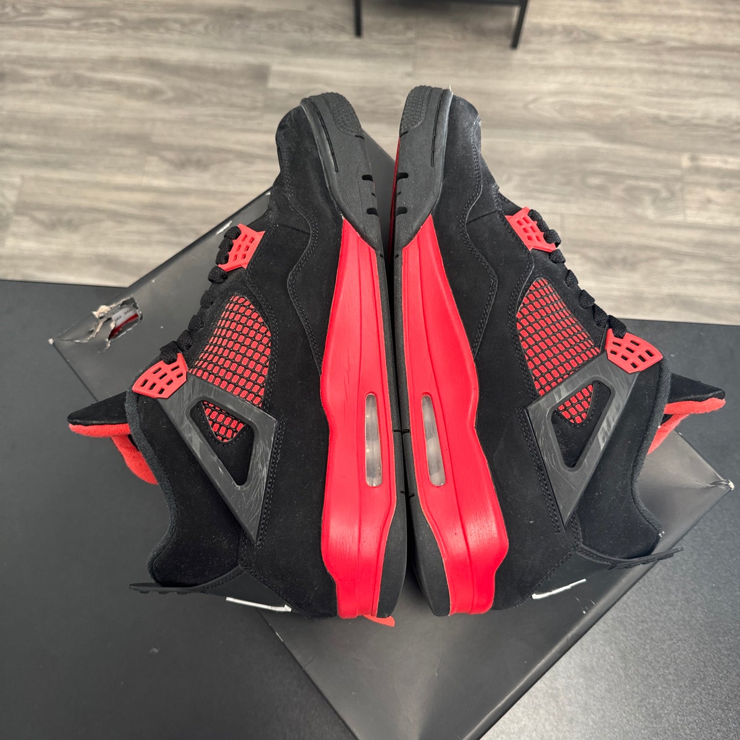 Red Thunder Jordan 4 (USED)