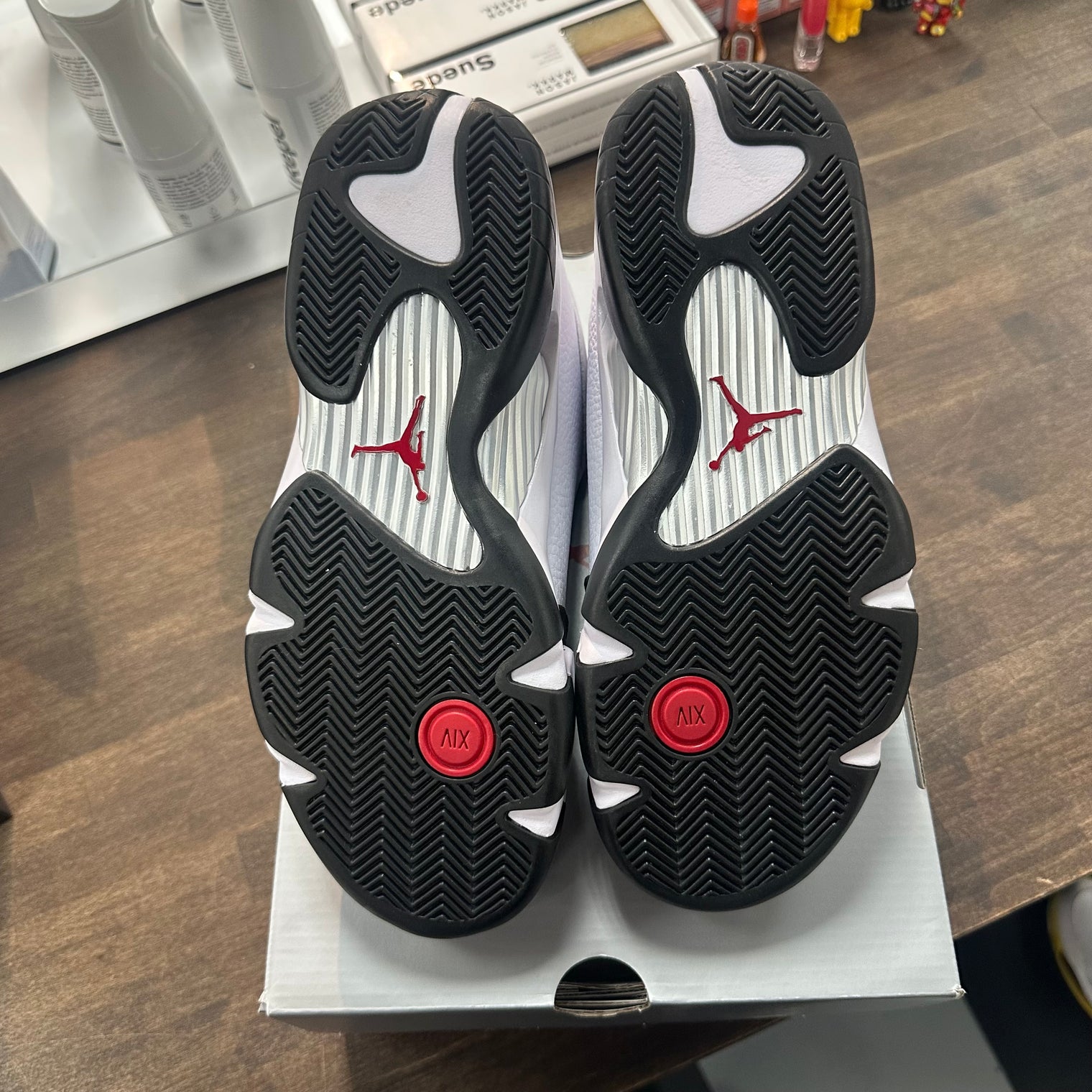 Black Toe Jordan 14 (Lightly Worn)