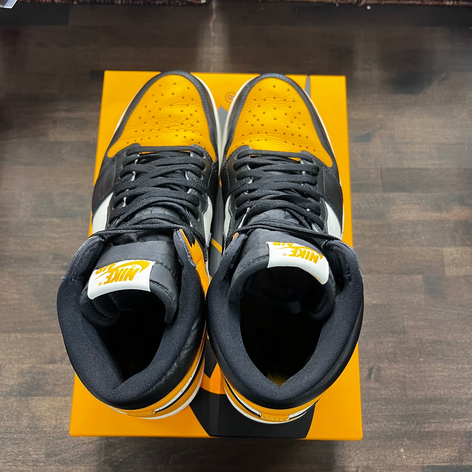 Taxi Jordan 1 High (USED)