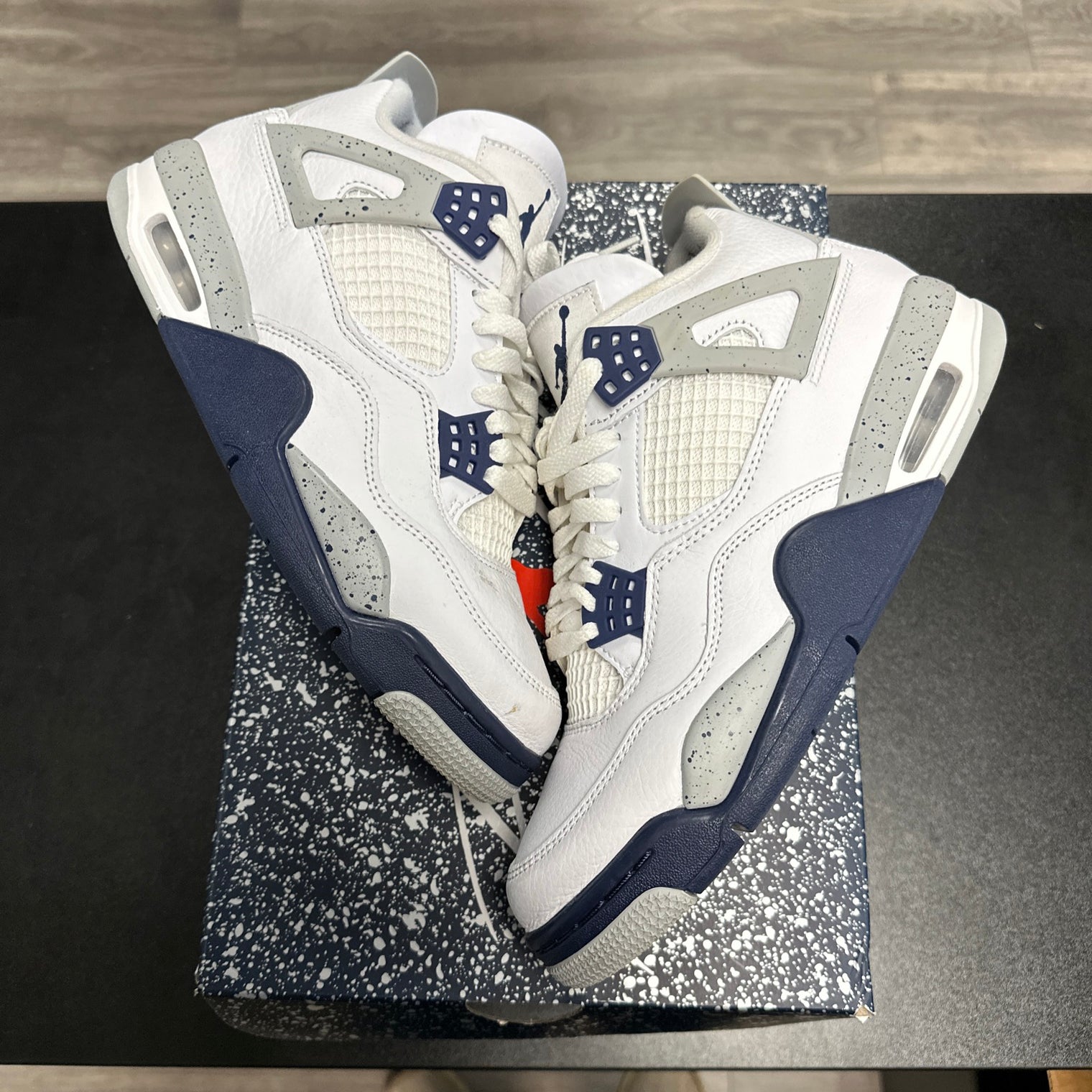 Midnight Navy Jordan 4 (USED)
