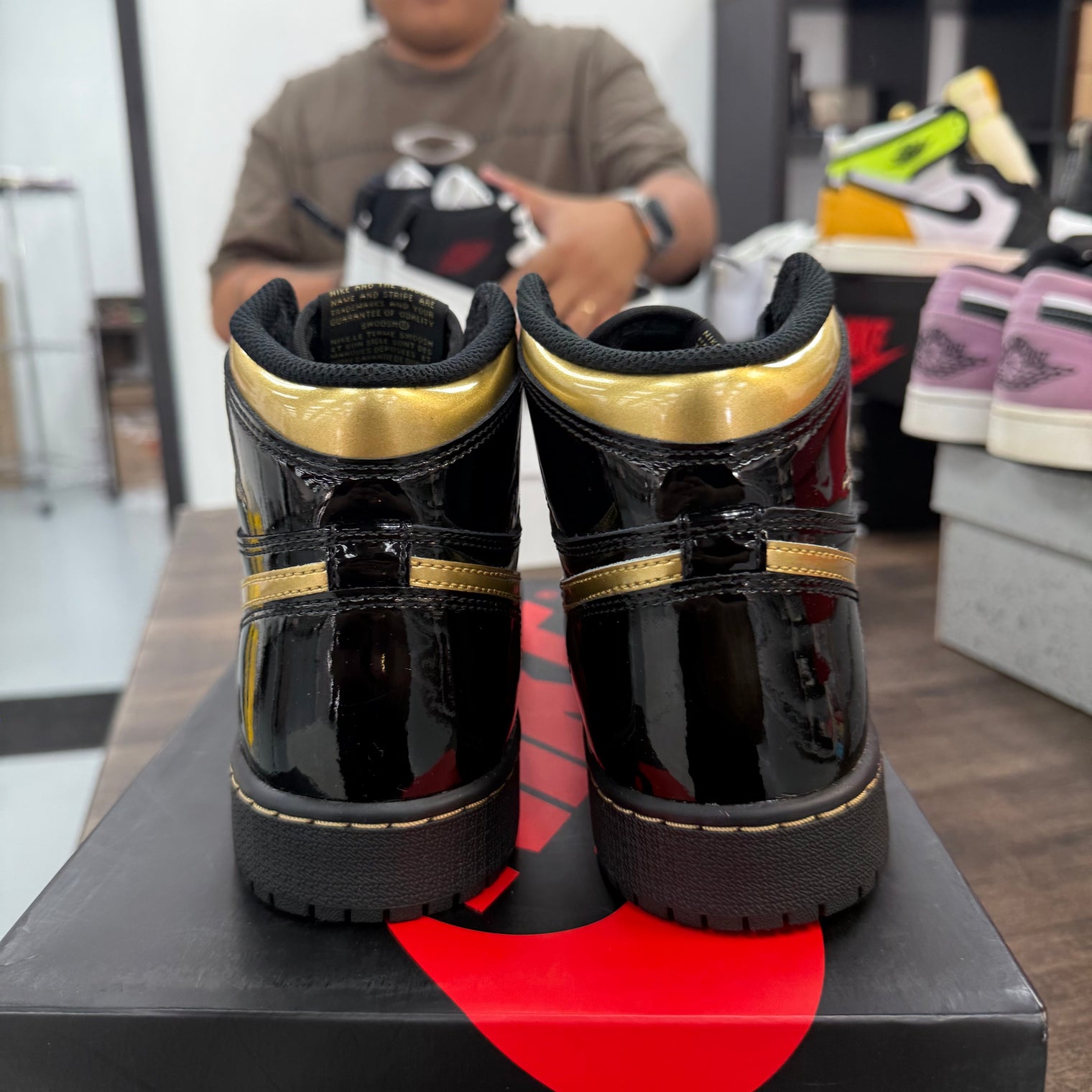 Black Metallic Gold Jordan 1 High (GS) (USED)