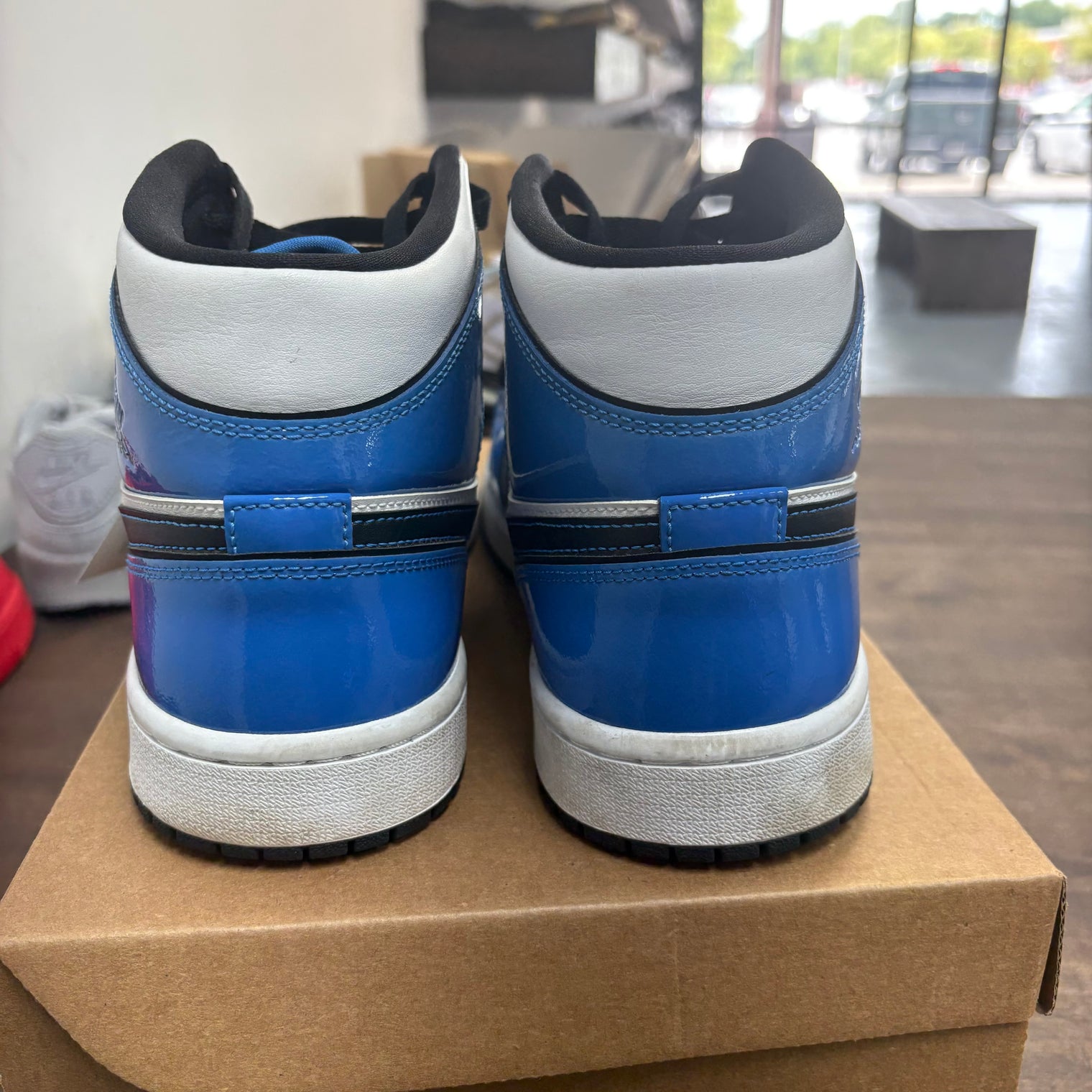Signal Blue Jordan 1 Mid (USED, No Box)