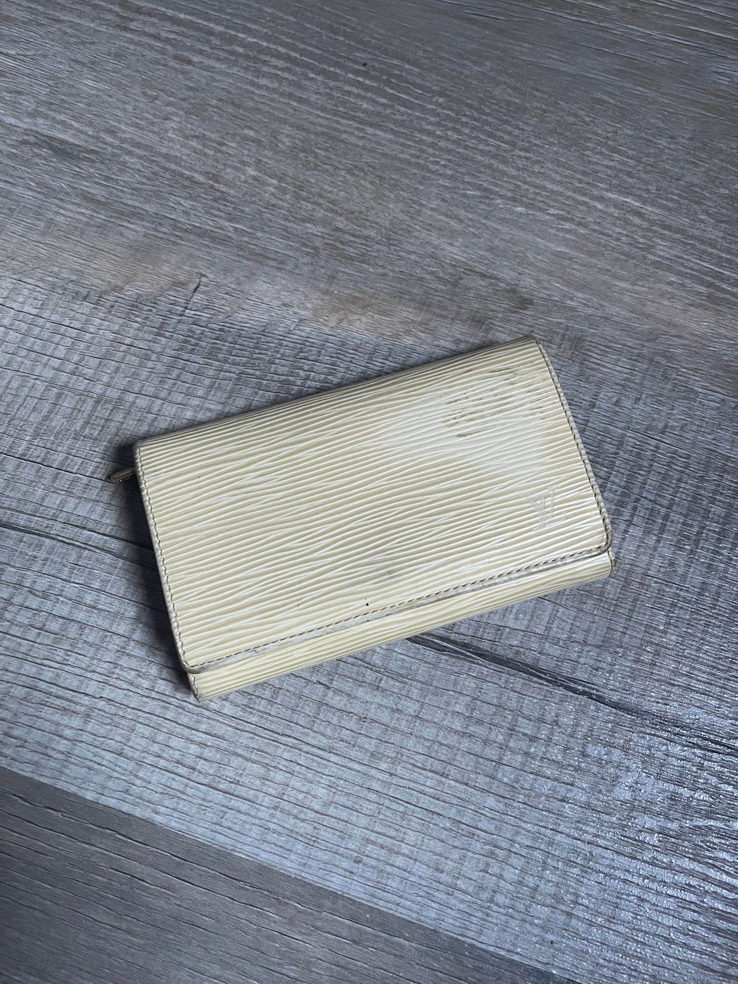 Louis Vuitton Epi Vanilla Long Wallet (USED)