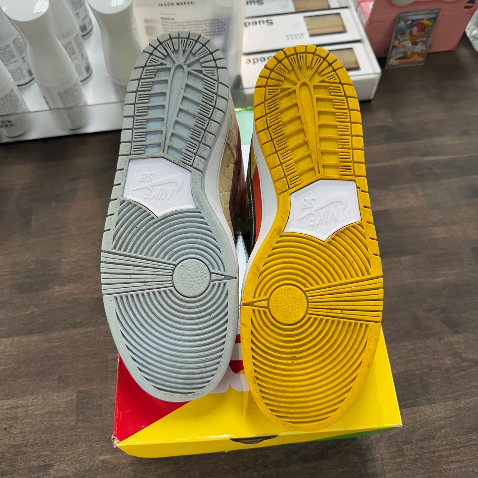 Street Hawker SB Dunk Low (USED, Replacement Box)