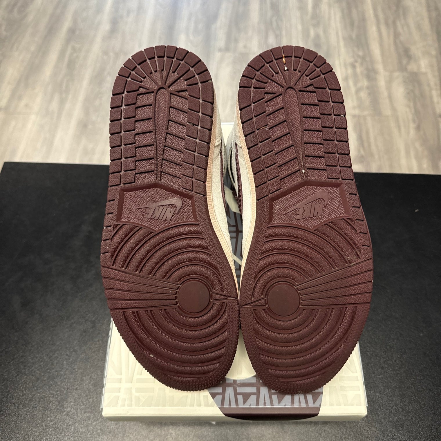 A Ma Maniere Jordan 1 High (USED)