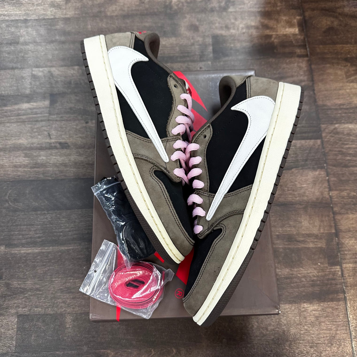 Mocha Travis Scott Jordan 1 Low OG SP (USED)