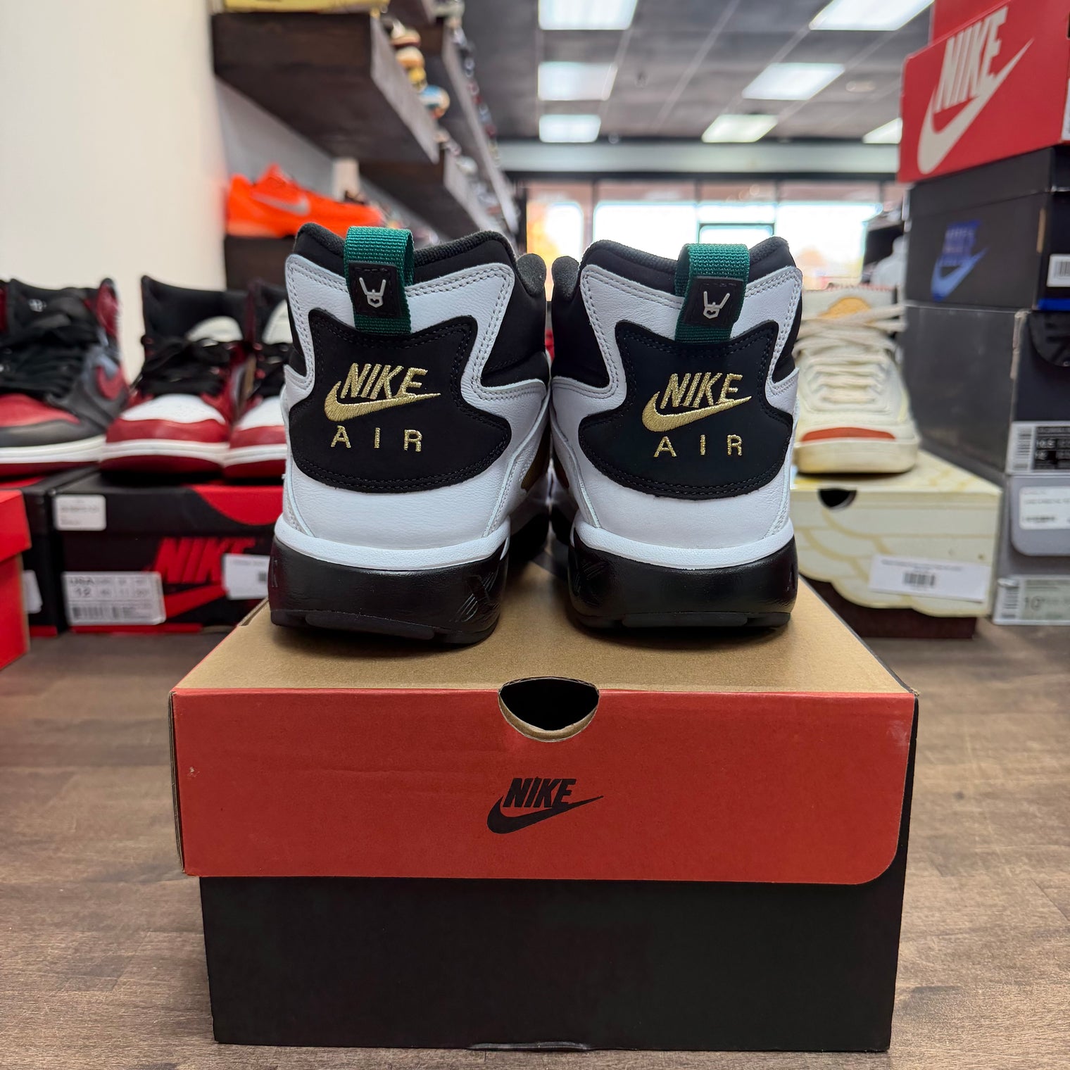 Emerald Nike Air Diamond Turf (USED)