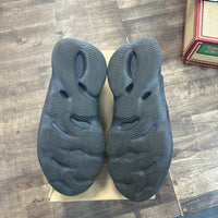 Onyx Yeezy Foam RNNR (USED)