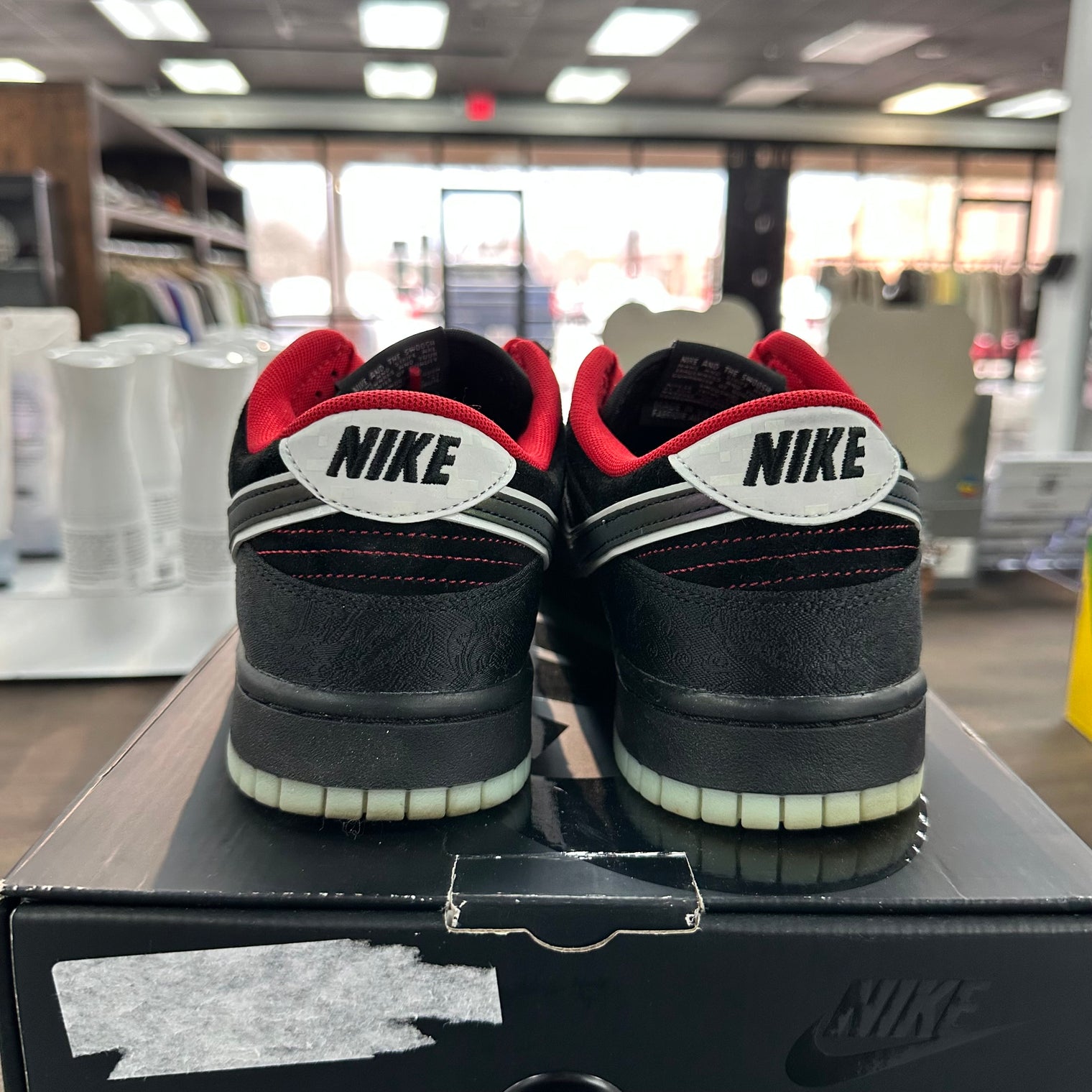 LPL League of Legends Dunk Low (USED)