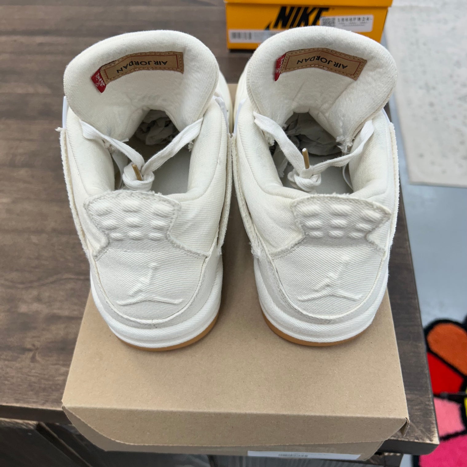 Levi Jordan 4 White Levi Tag (USED,No Box)