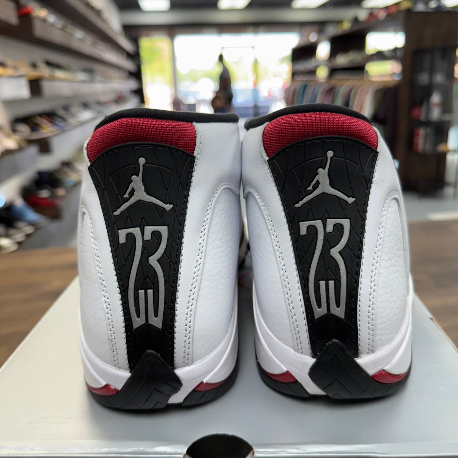 Black Toe Jordan 14 (USED)
