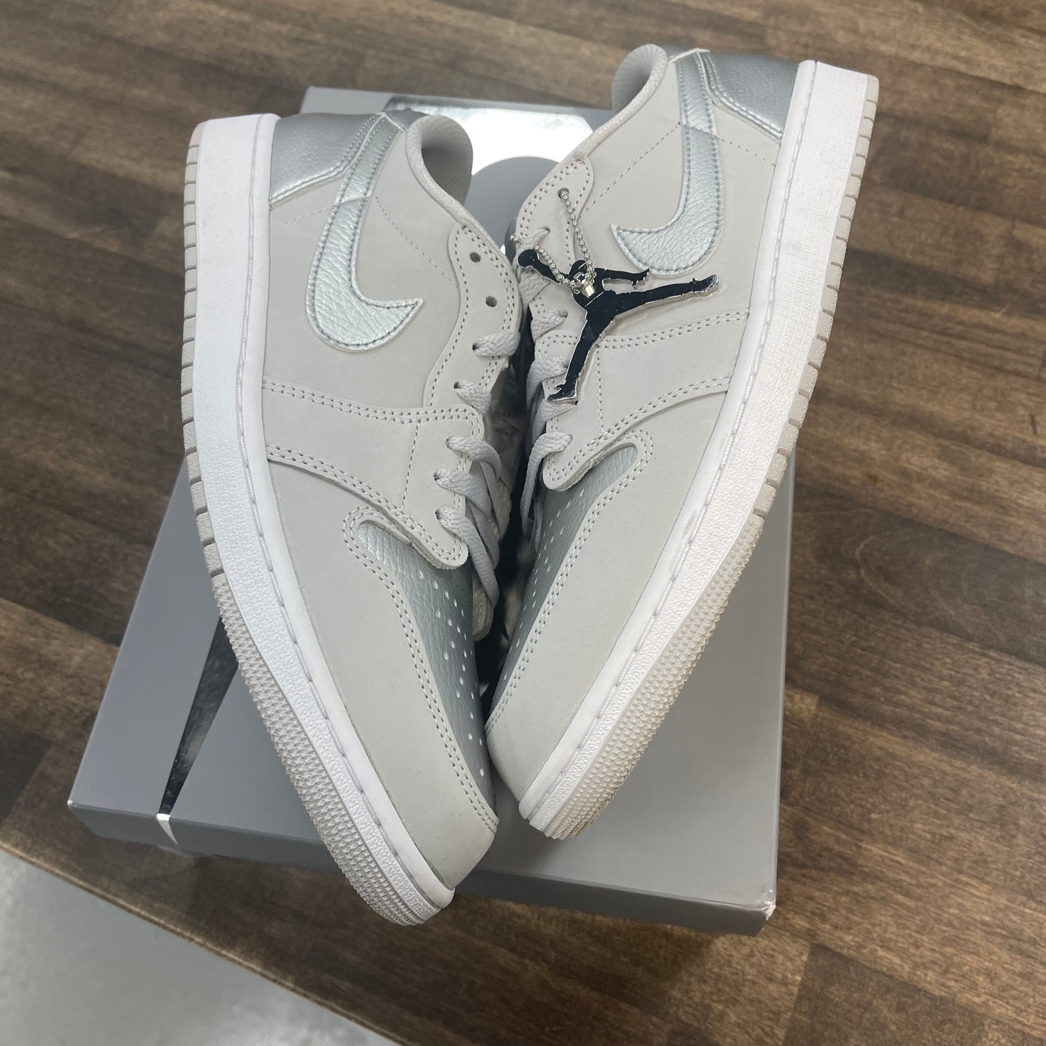 Metallic Silver Jordan 1 Low OG (USED)