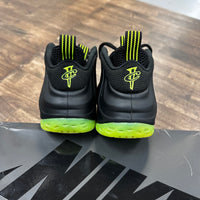 Black Volt Foamposite One (USED)