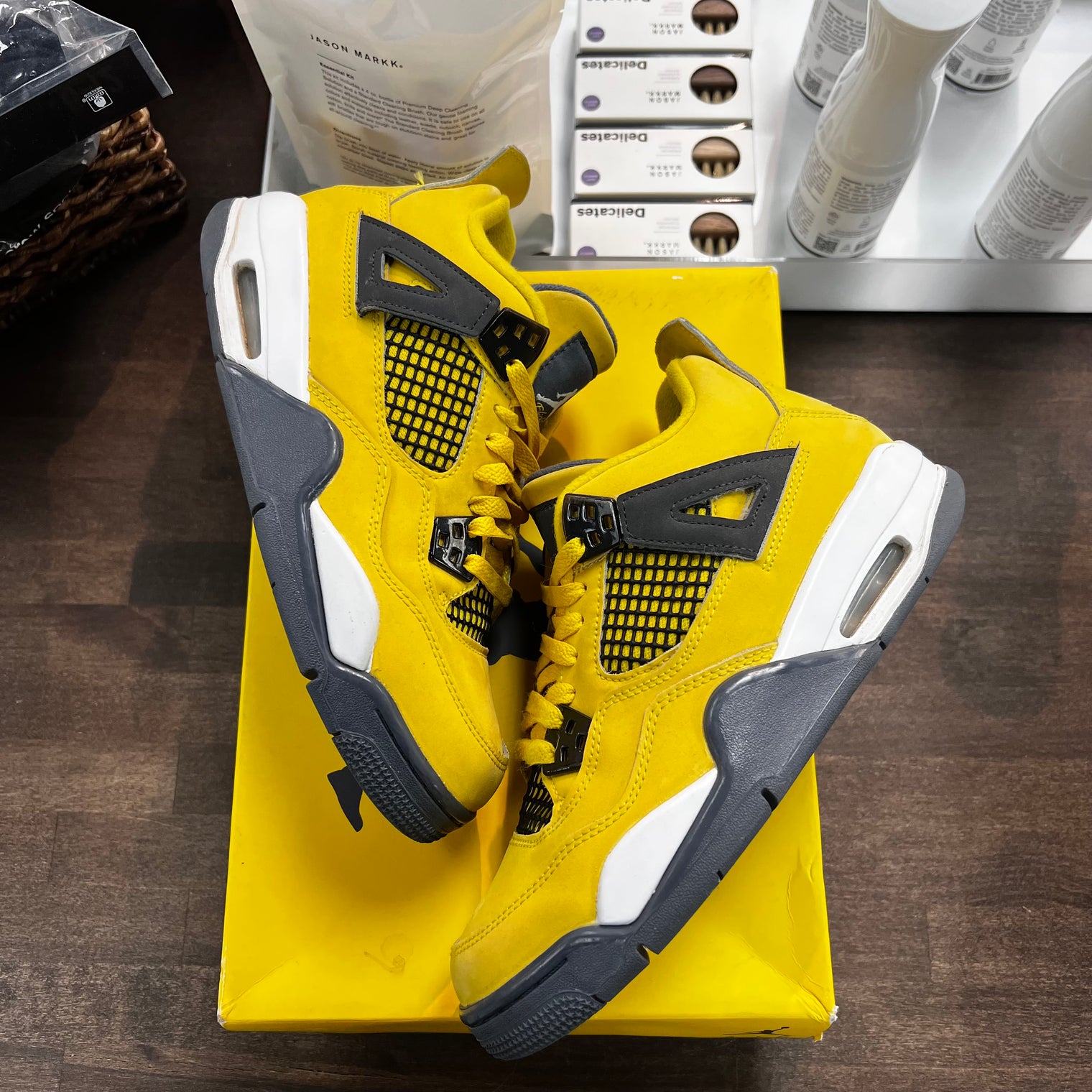 Lightning Jordan 4 (GS) (USED)