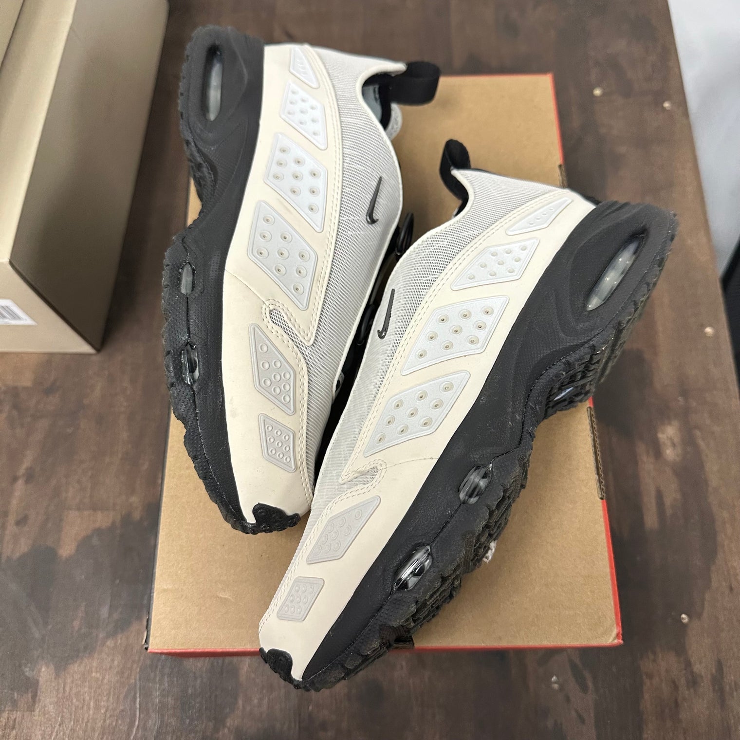 (W) Nike Sunder Phantom Black (USED)