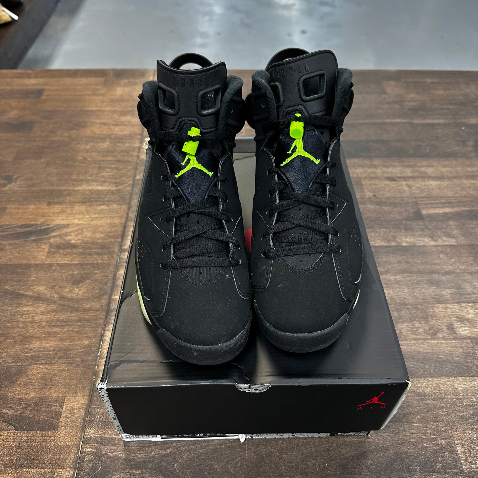 Electric Green Jordan 6 (USED)
