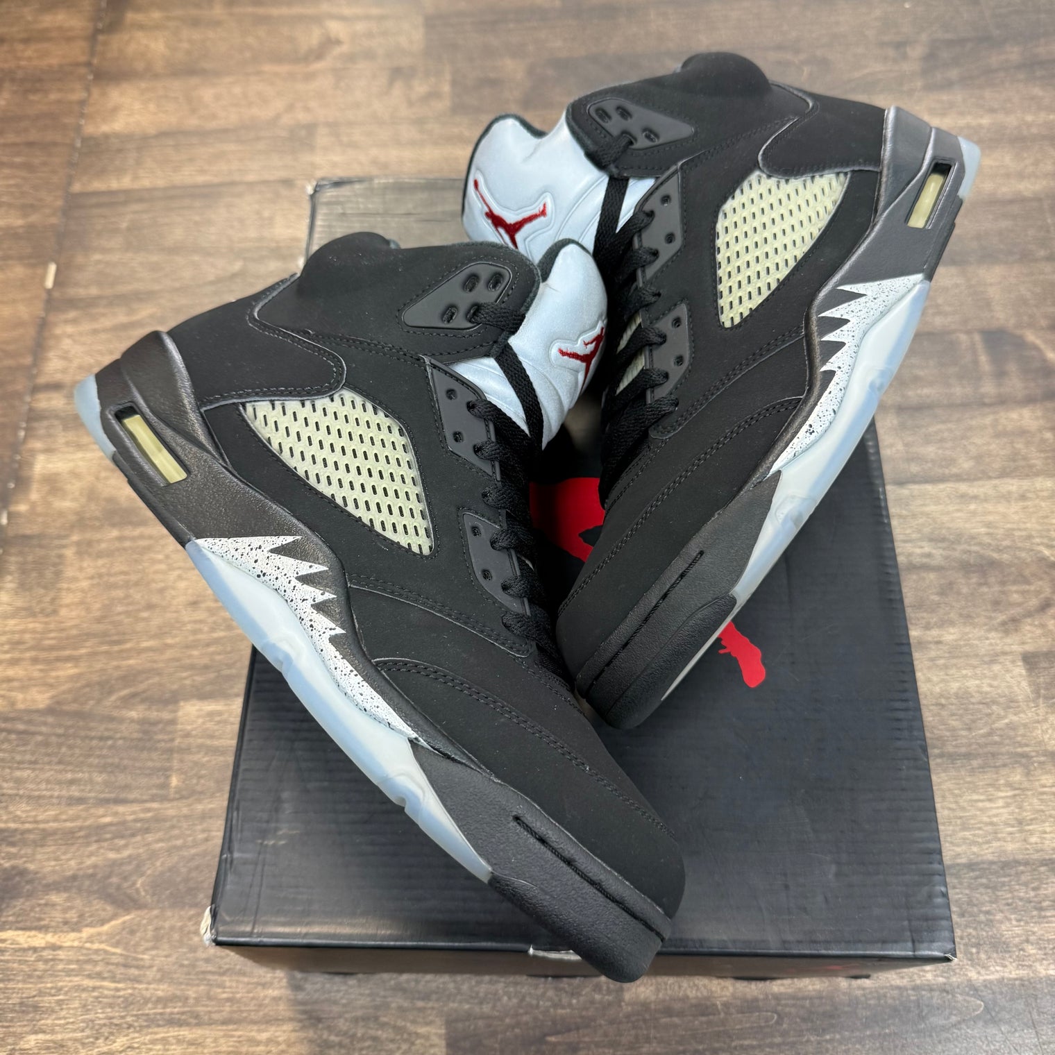 Black Metallic Jordan 5 (2016) (USED, Replacement Box)