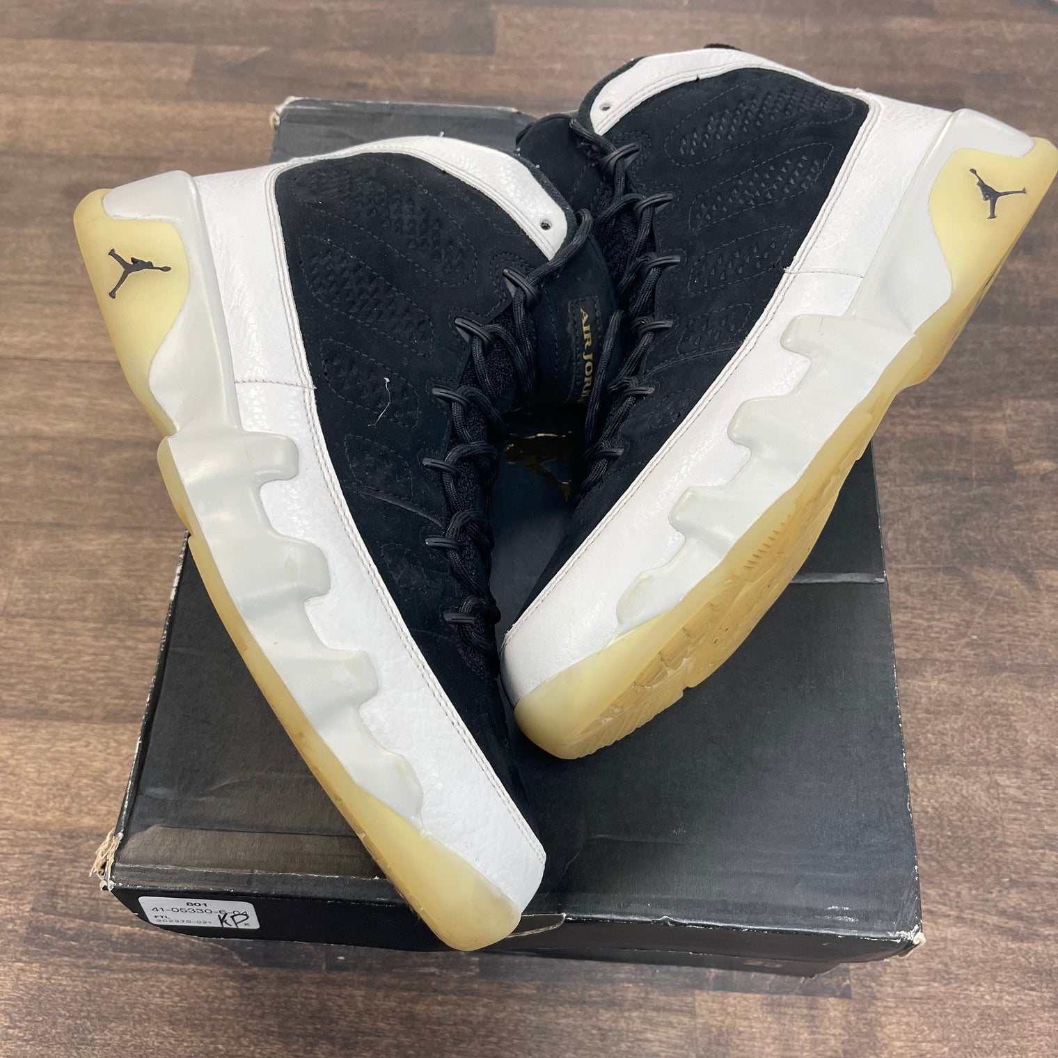 City of Flight Jordan 9 (USED)