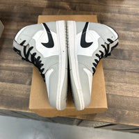 Jordan 1 Mid Light Smoke Grey (US 9) (USED, No Box)