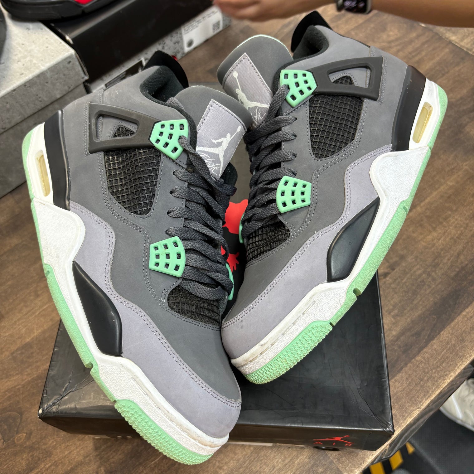 Green Glow Jordan 4 (USED)